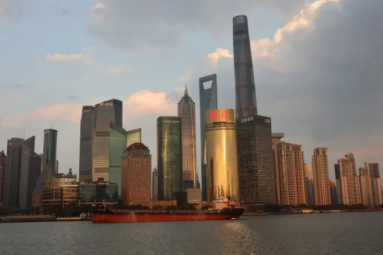 Real Estate vs Stock Market